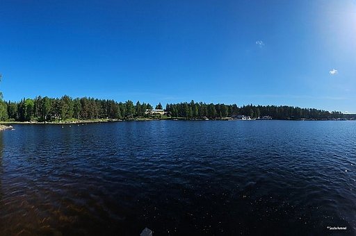 Finnlands Seen: Glasklares Wasser & Sommergenuss in der Natur