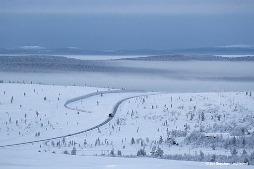 Wie fahre ich sicher mit dem Auto in Lappland?